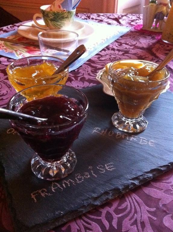 Maison Marthe B & B Saint-Sauveur-en-Puisaye Esterno foto